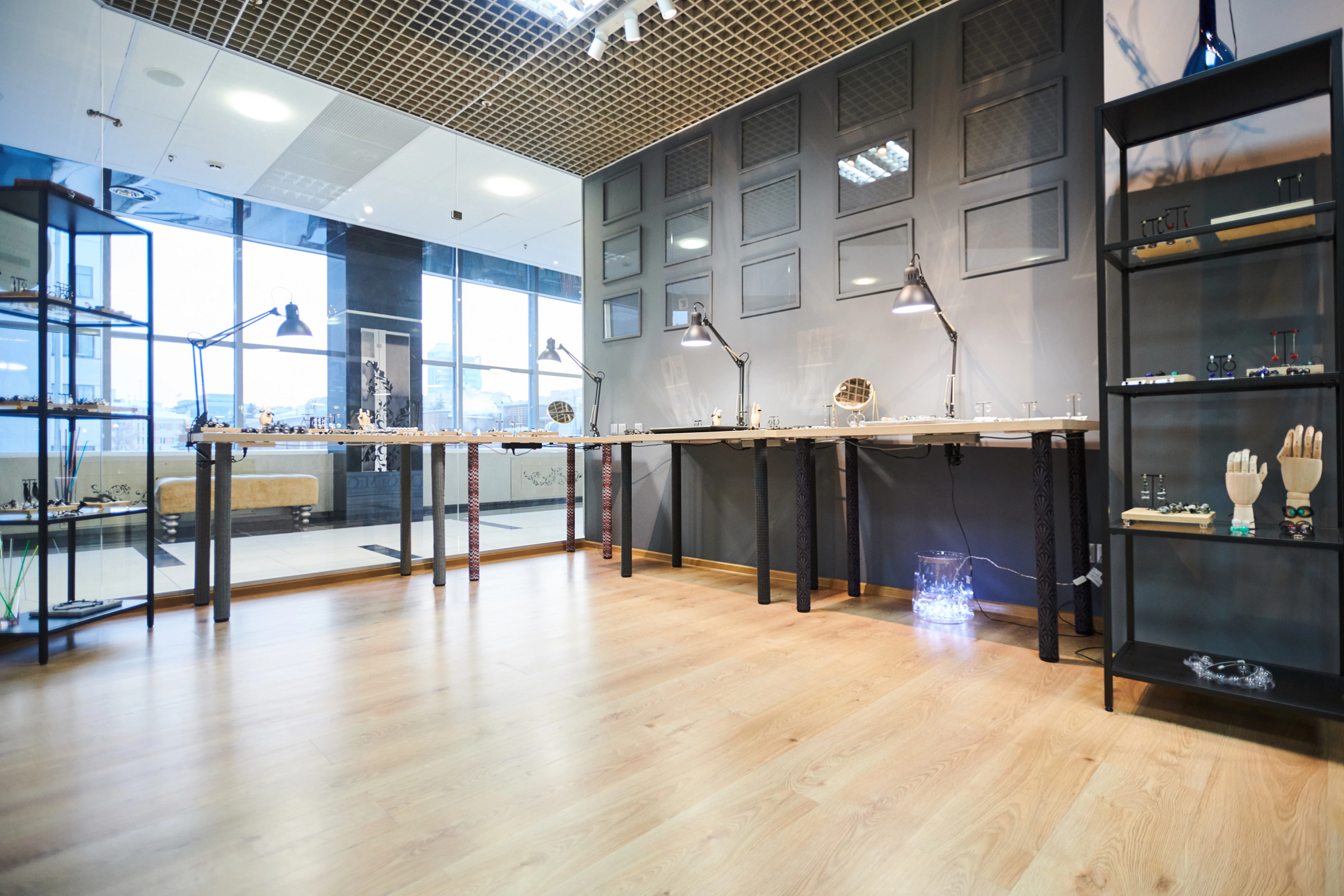 brc_jewelry-store-burglary-prevention_-overcome-obstacles-at-closing-time