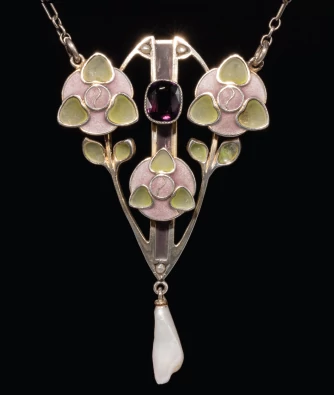 Necklace-Chicago-Collects-Exhibition