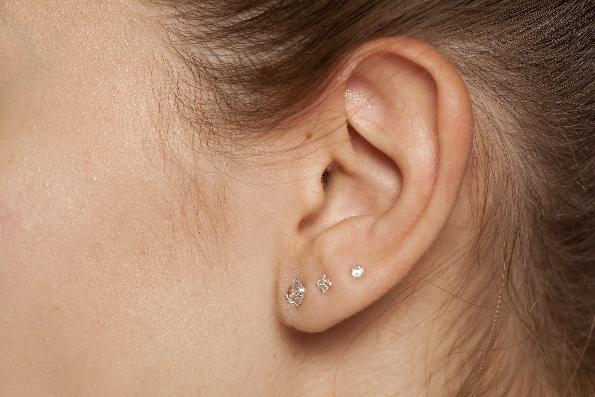 6earpiercingcaremistakesyoureprobablymaking_individualsblog