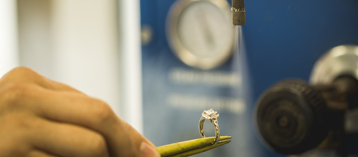 Steam cleaning jewelry