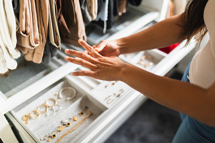 3TipsForHowToProtectJewelryDuringDisasters_IndividualsBlog