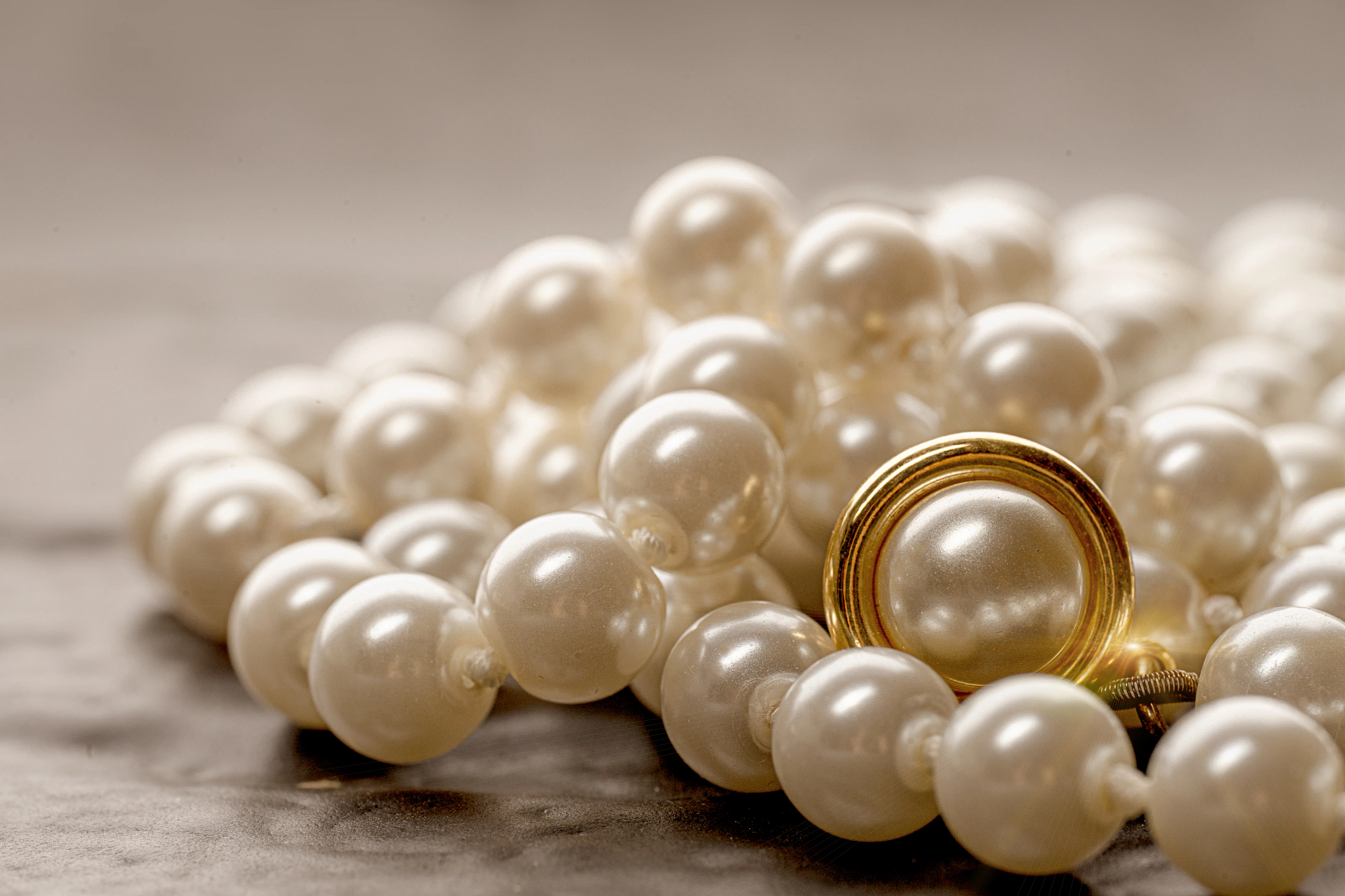 junesbirthstonespearlalexandriteandmoonstone_individualsblog