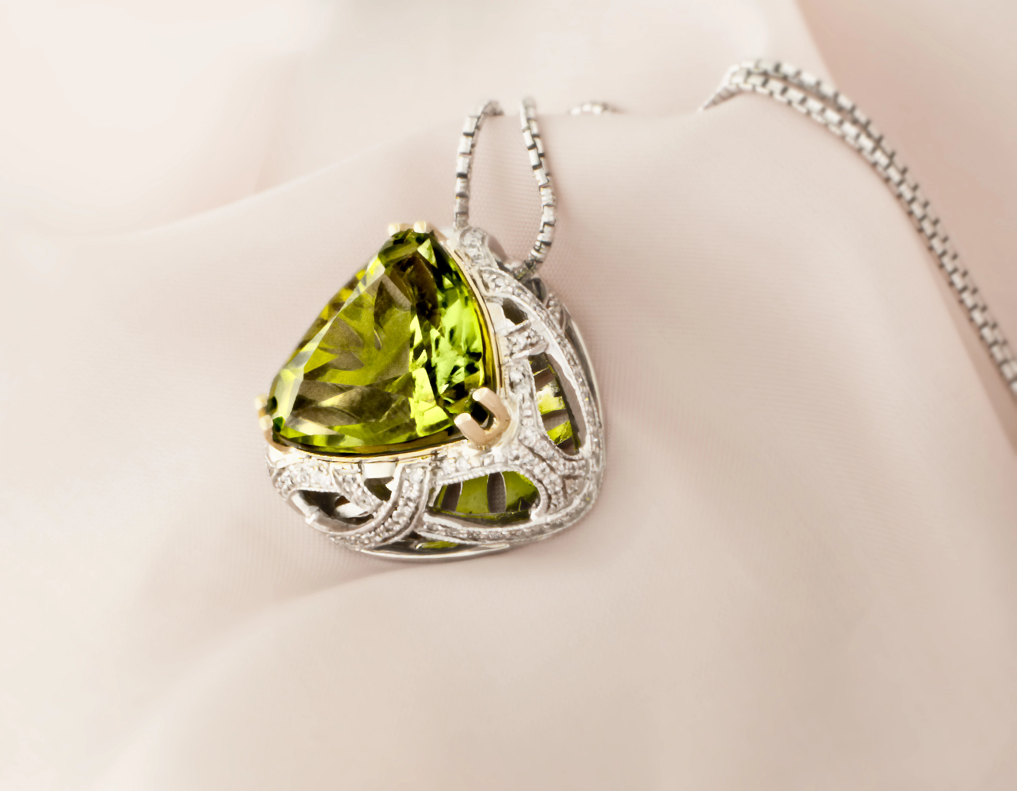 augustsbirthstonesperidotandsardonyx_individualsblog