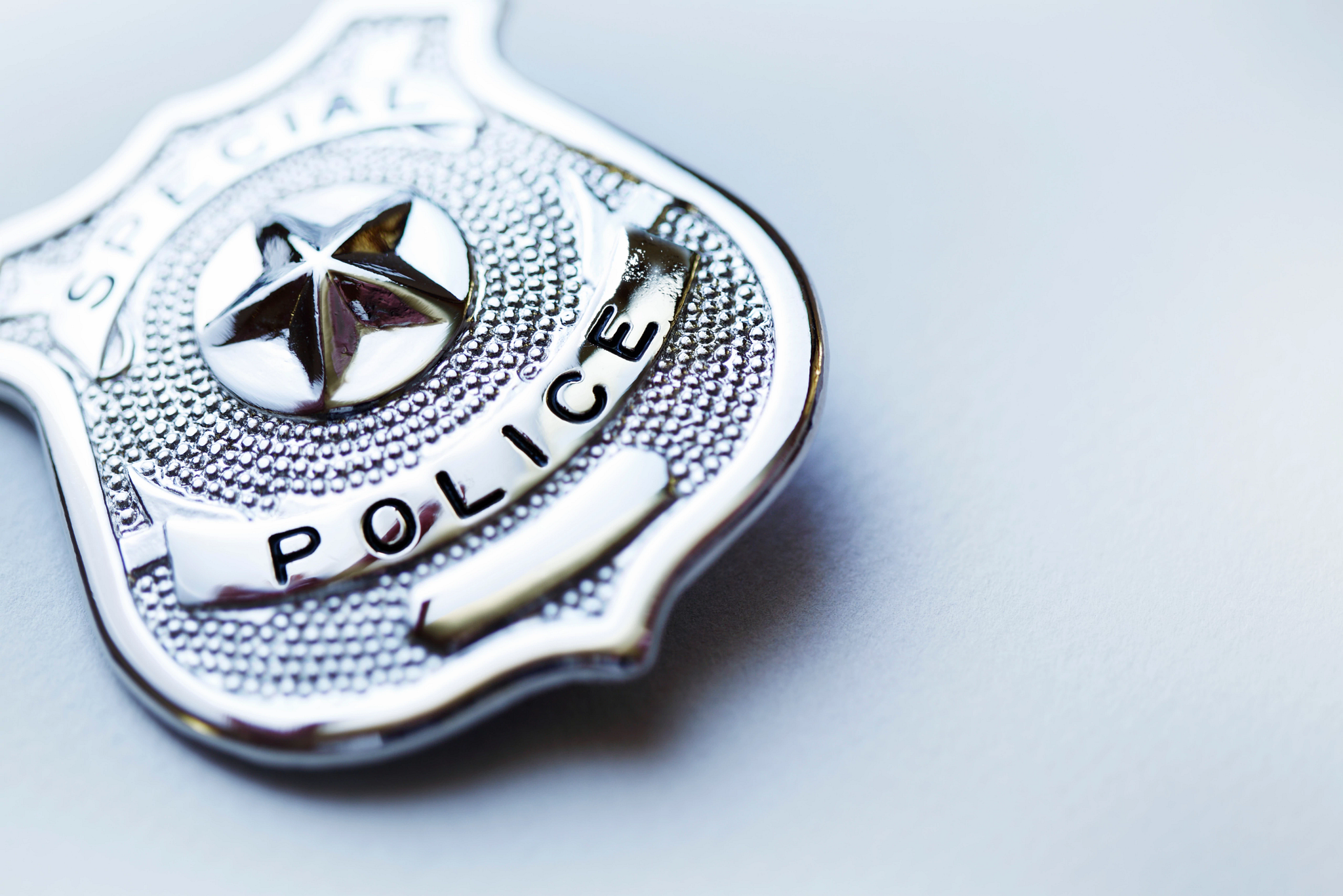 brc_security-guards-for-jewelry-stores_-a-must-during-the-holidays