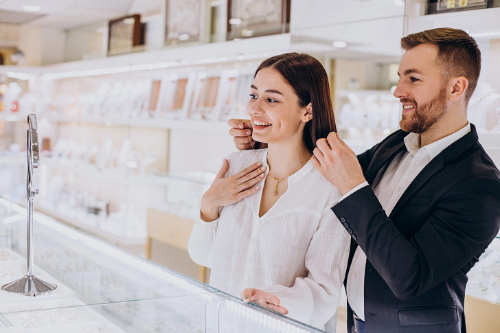 Buying a necklace for a woman