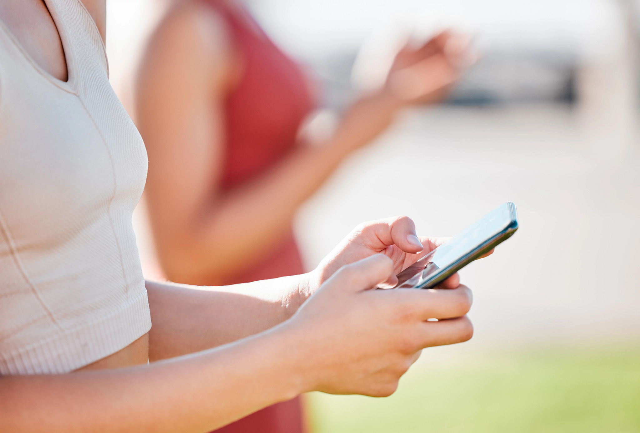 brc_tips-for-marketing-to-affluent-millennials_-the-trend-seekers_phone